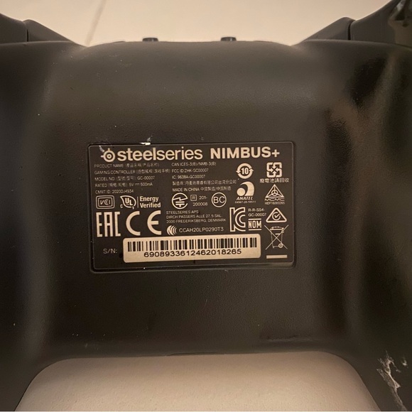 SteelSeries Nimbus+ Wireless Bluetooth Apple Gaming Controller GC-00007 - Tested - Picture 2 of 6